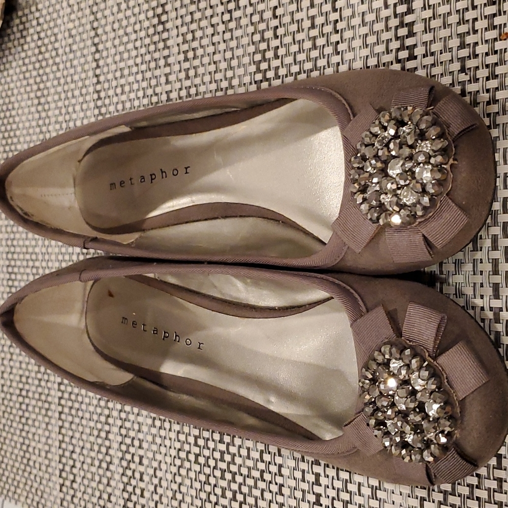 Wedge Heel Jeweled Toe Gray Faux Suede Size 6 Medium